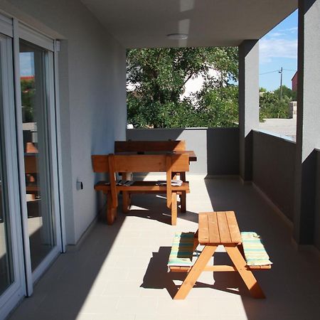 Milwe Apartment Razanac Bagian luar foto
