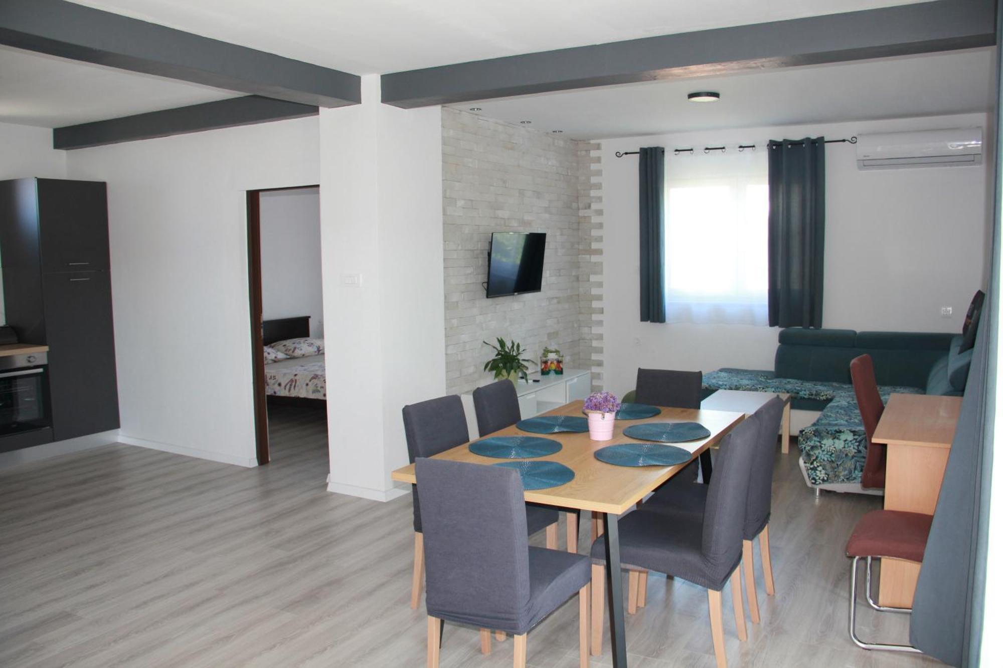 Milwe Apartment Razanac Bagian luar foto