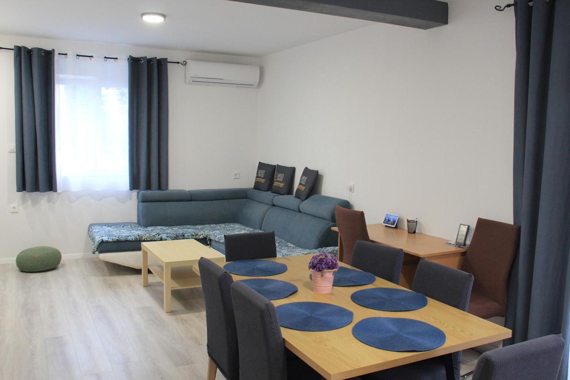 Milwe Apartment Razanac Bagian luar foto